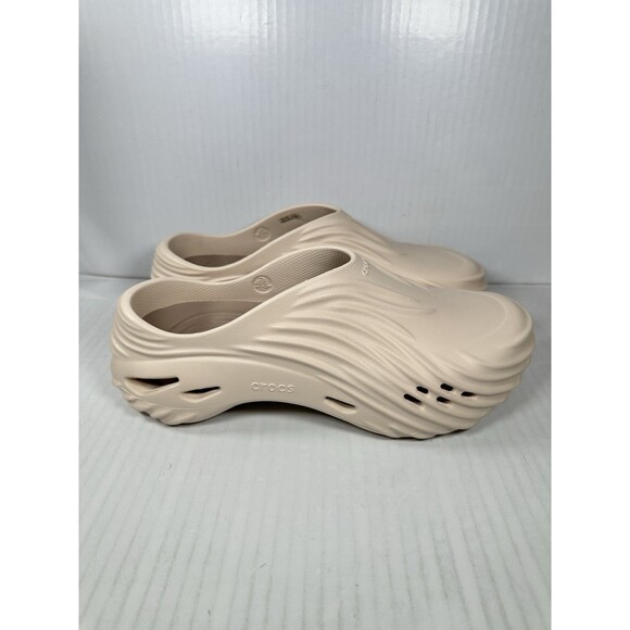 Size 10 Crocs Echo Wave Almond Tint 210521-0LL Men Sandals Slipper Comfort NEW - Picture 1 of 8